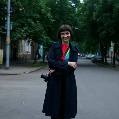 Жгучая брюнетка
